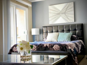 HOLYWOOD HILLS !!! 2BED Studio !!!